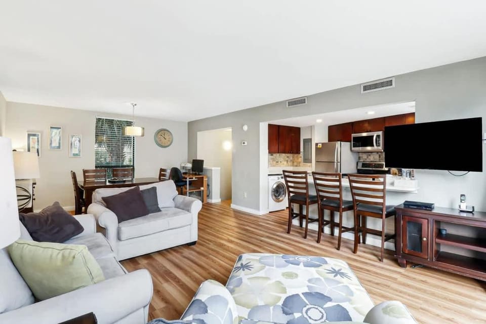 Tranquility Base - Steps to the Beach - 2BR 2BA House in South Forest Beach
