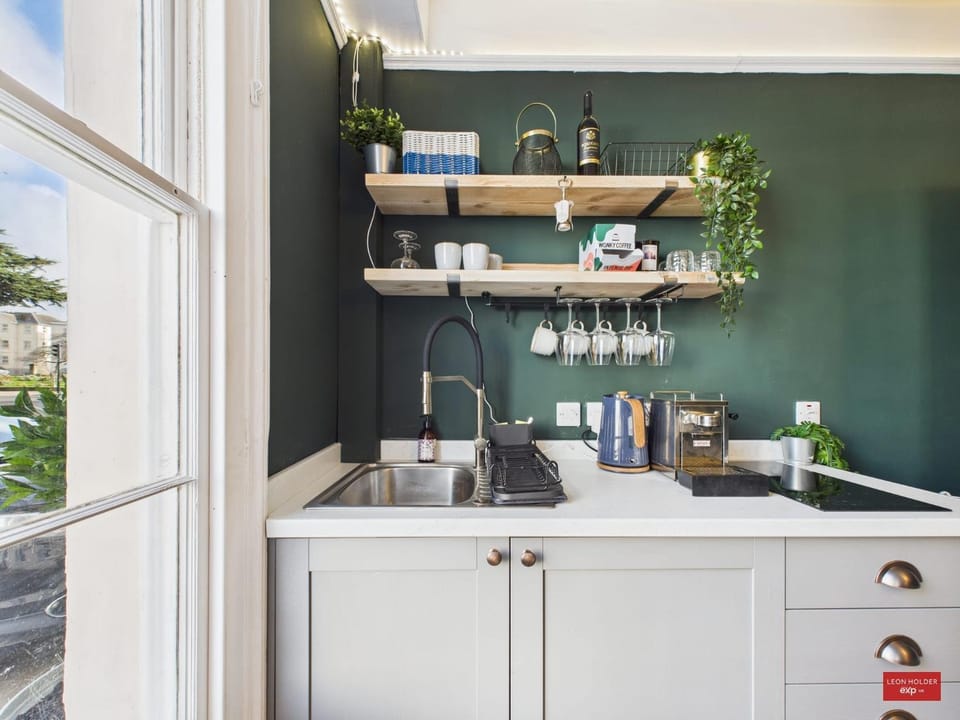 Sandford Park Suite at Regency 24 Apartment in Cheltenham