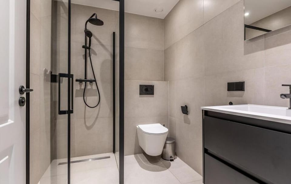 Bright Ground-Floor Apartment with Garden Apartment in Rotterdam