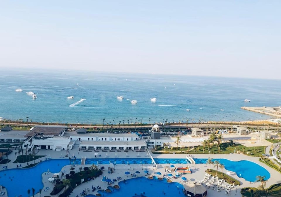 Nearby landmark, Day, Natural landscape, Bird's eye view, Beach, Pool view, Sea view, Swimming pool, sunbed