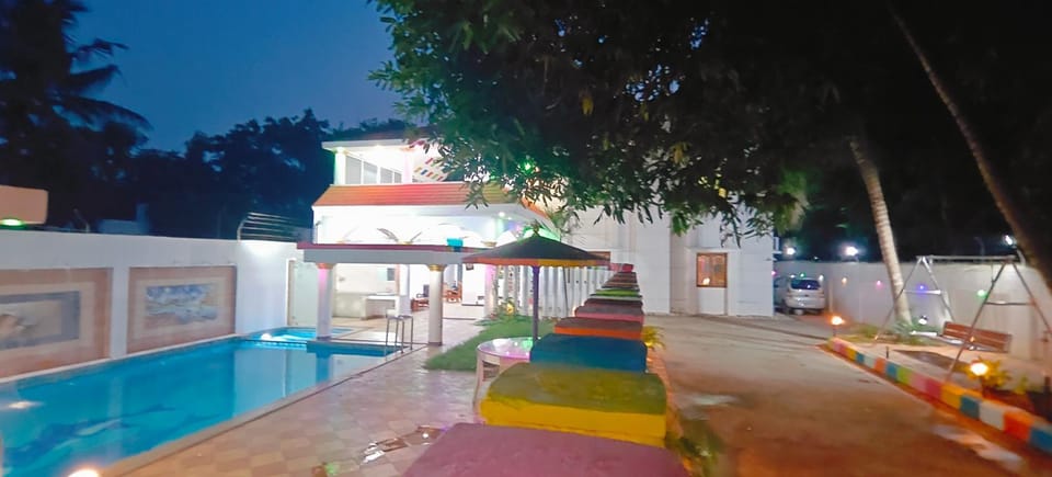 Night, Evening entertainment, Pool view, Swimming pool, group of guests