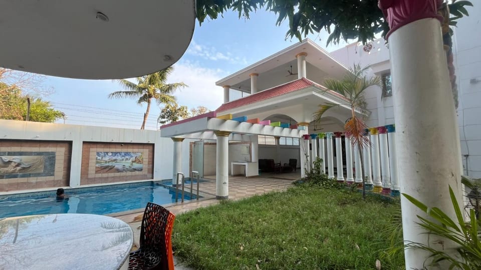 Neighbourhood, Billiard, Garden, Garden, Garden view