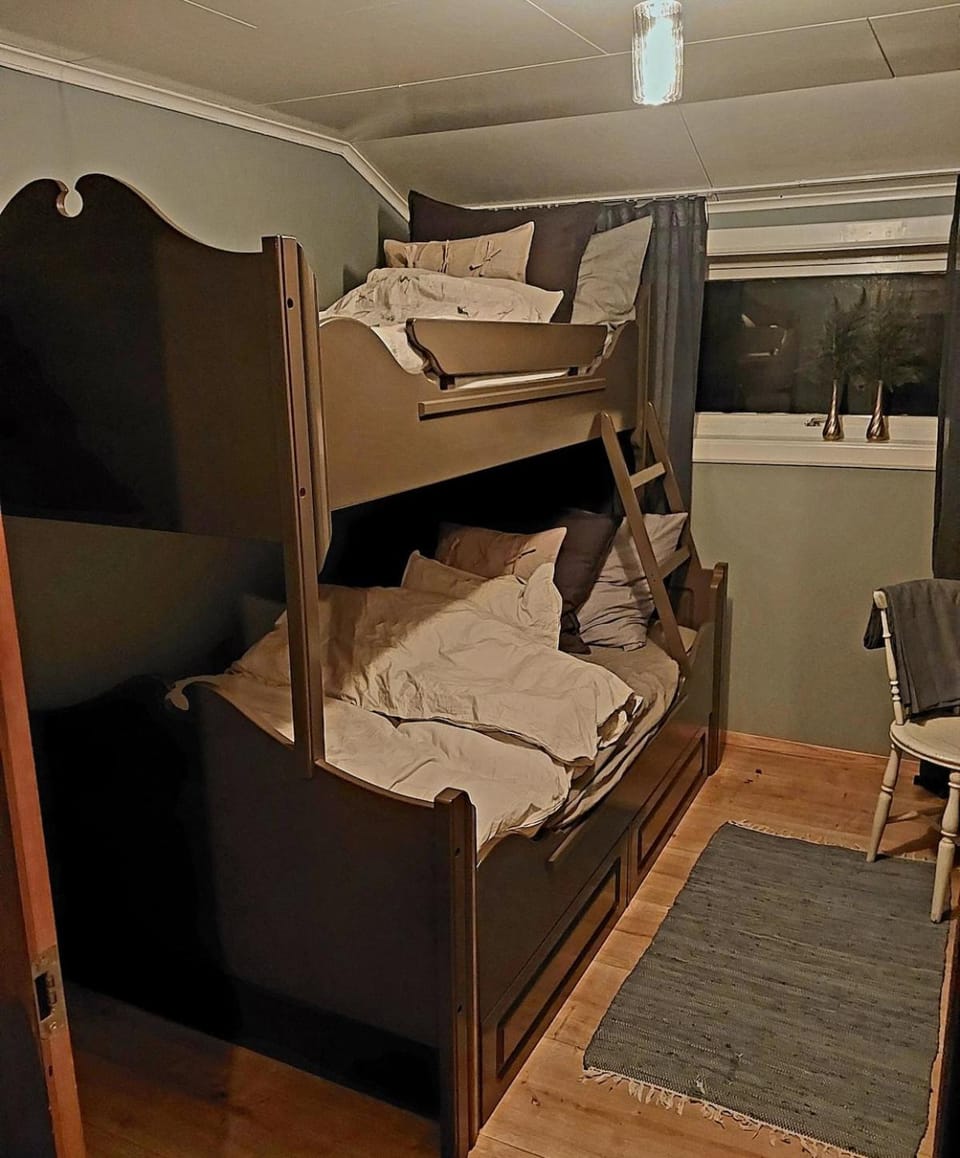 Bed, Bedroom, bunk bed