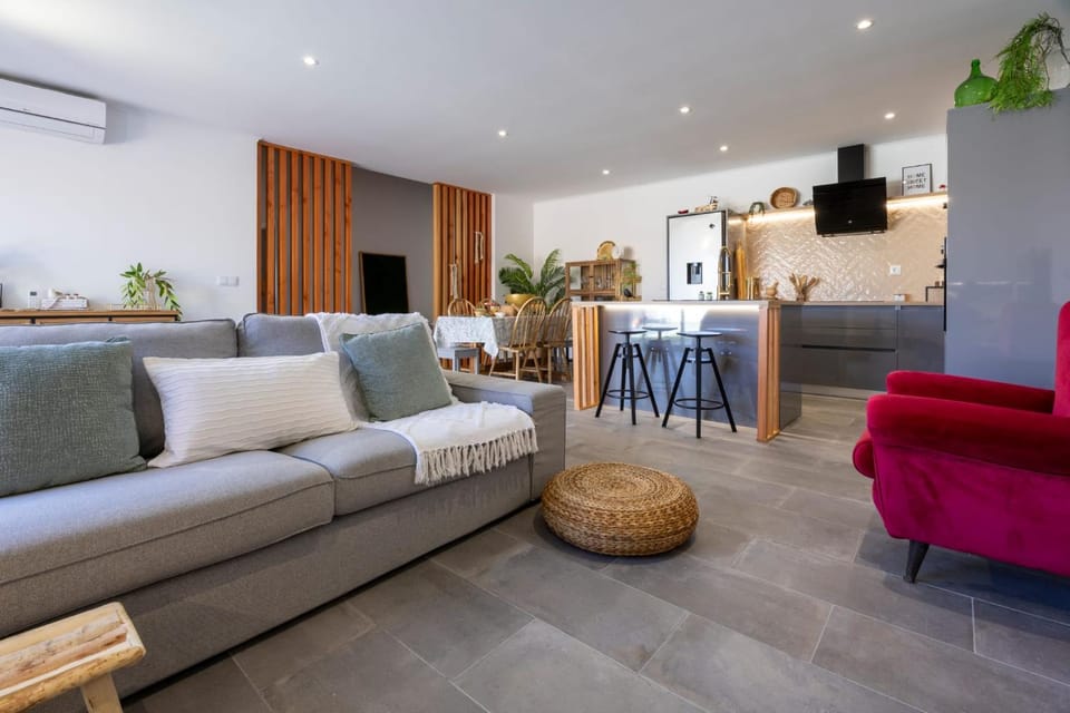 Communal lounge/ TV room, Kitchen or kitchenette