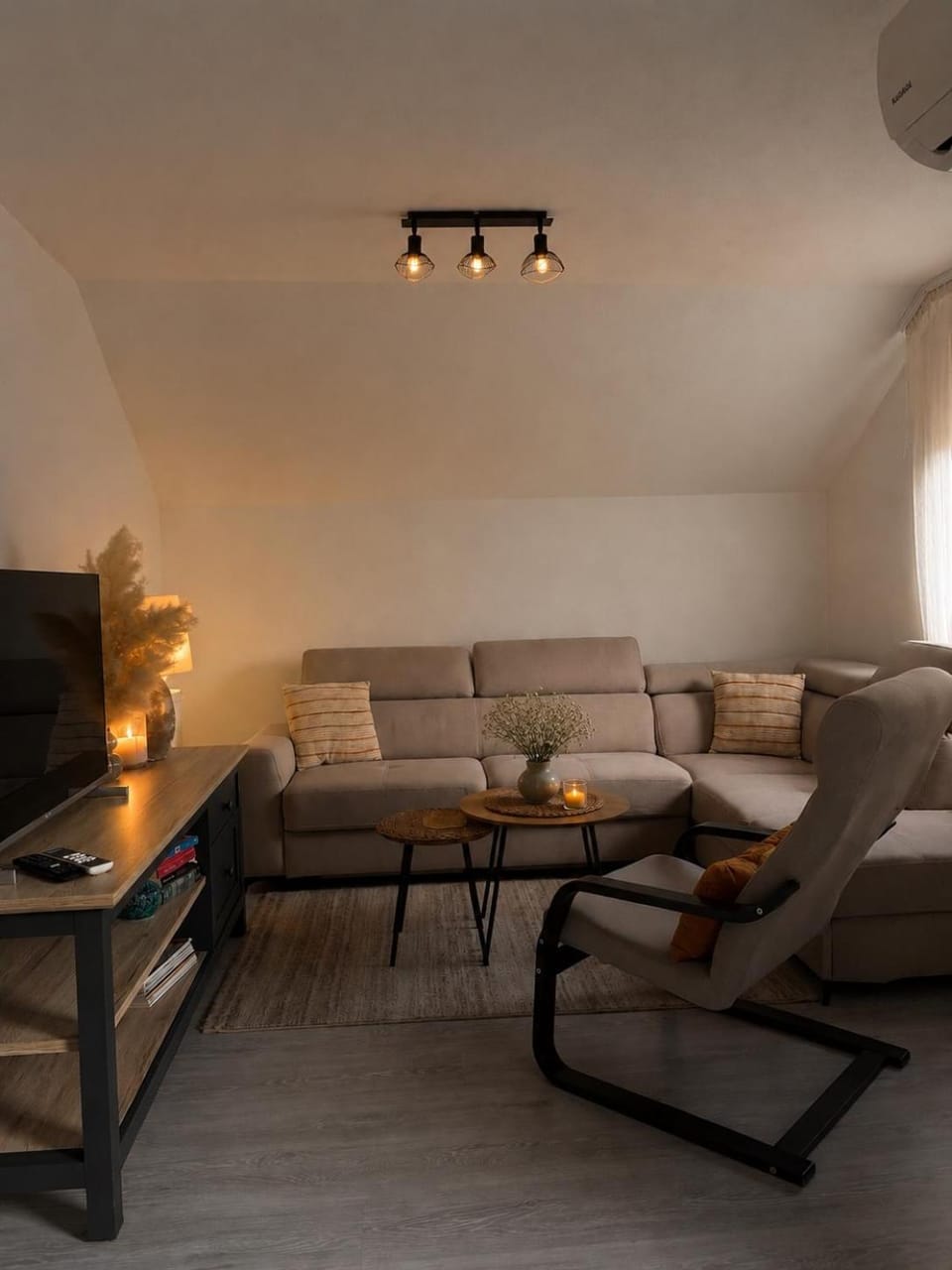 TV and multimedia, Living room, Seating area