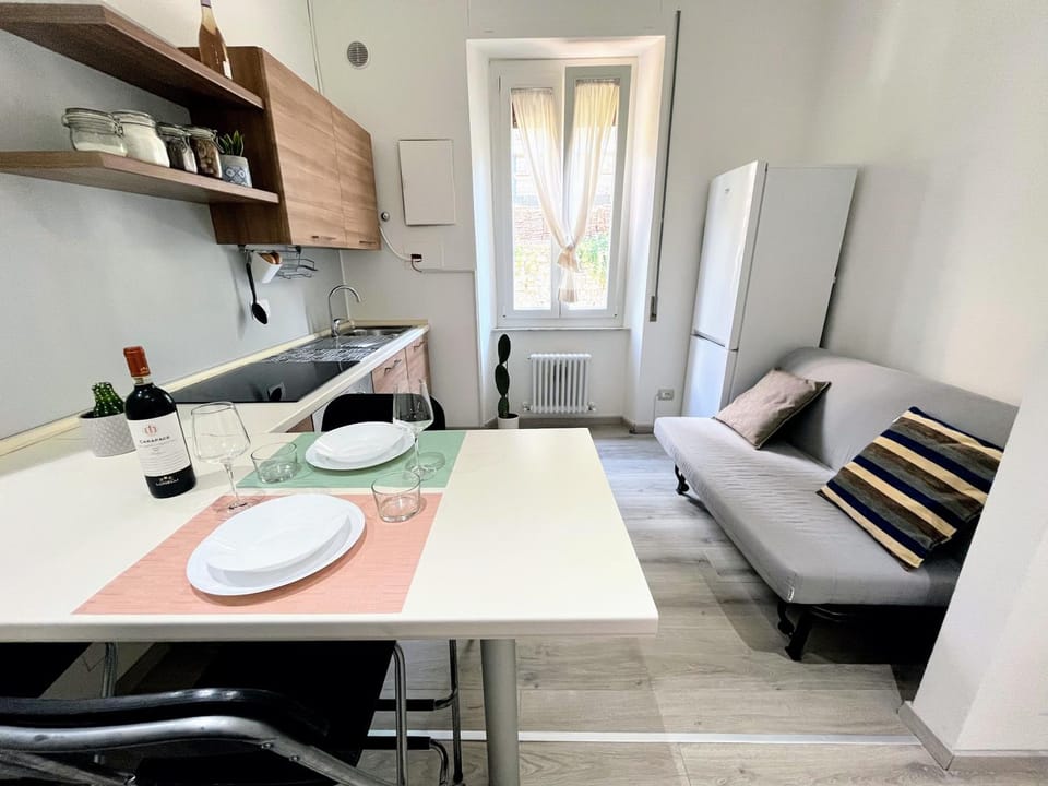 Kitchen or kitchenette, Living room, Seating area