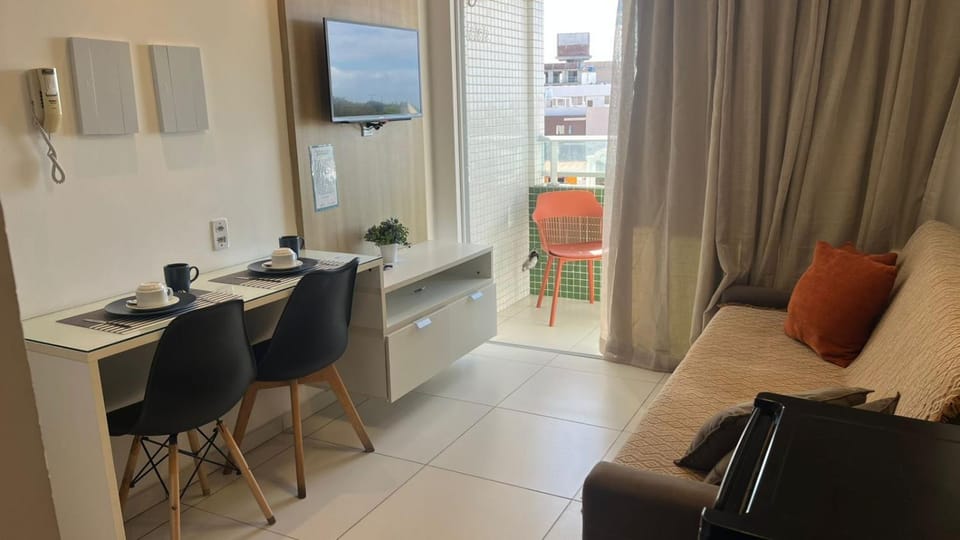 TV and multimedia, Seating area, Dining area