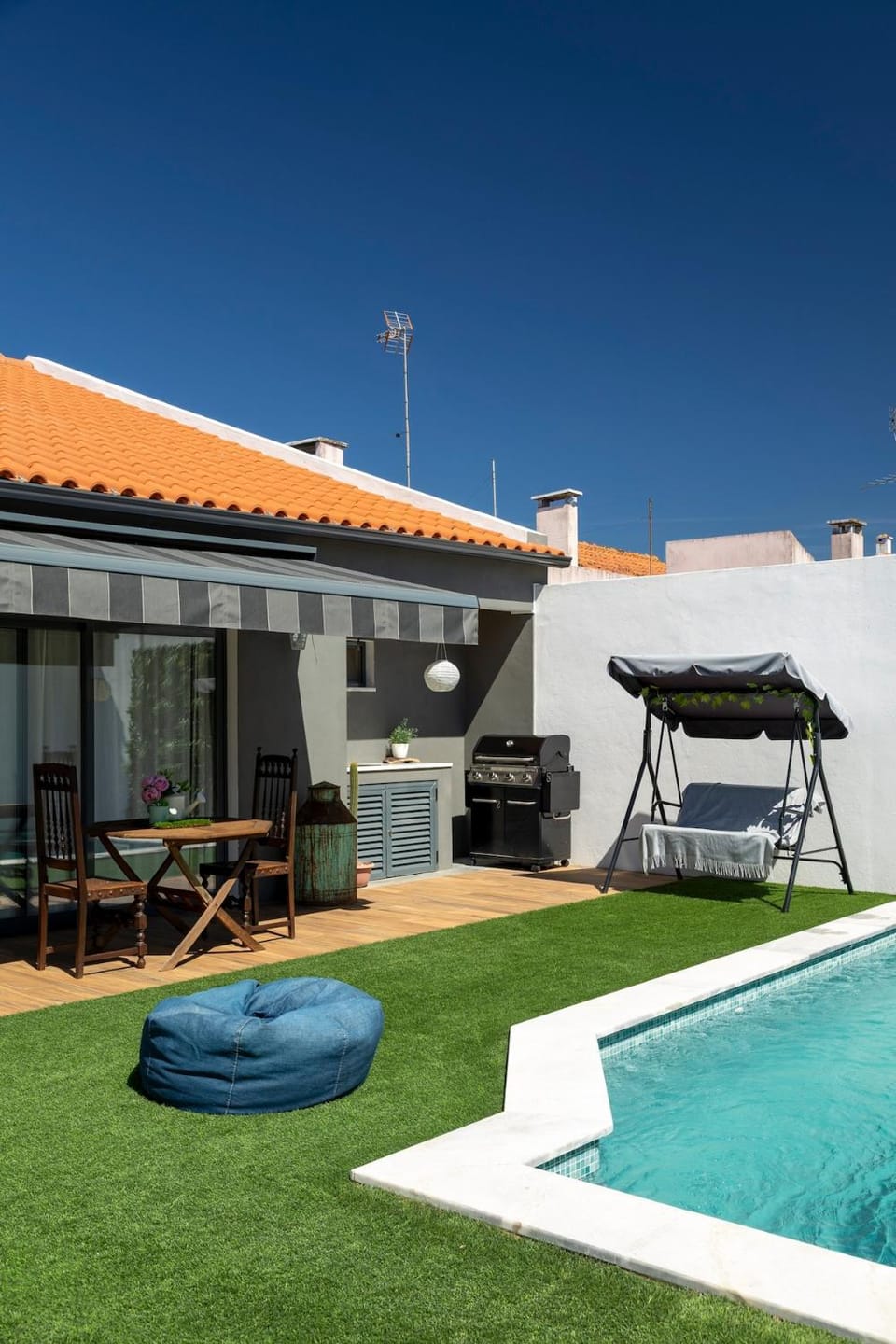 Swimming pool