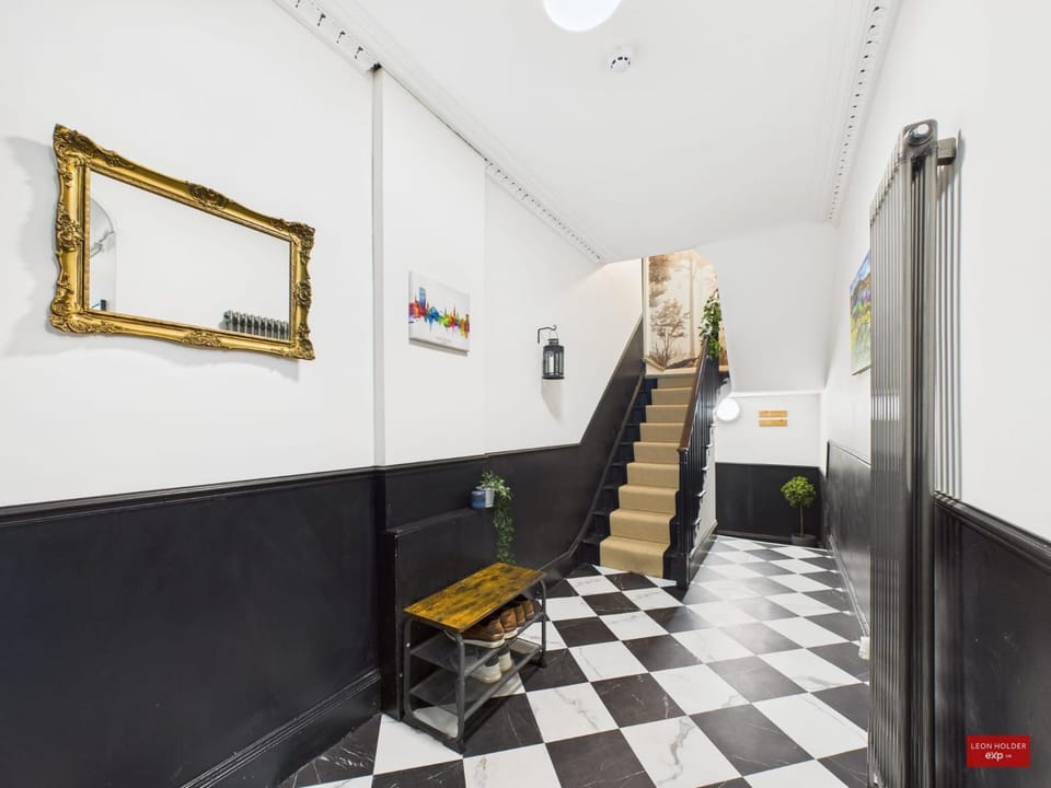 Rotunda Suite at Regency 24 Apartment in Cheltenham
