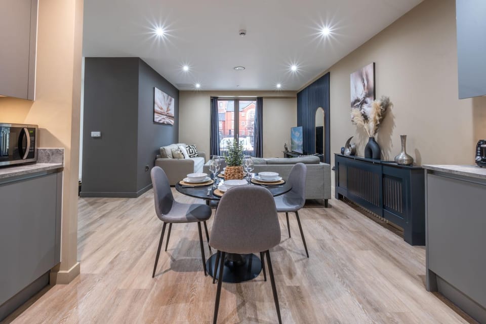 Dining area, heating, microwave