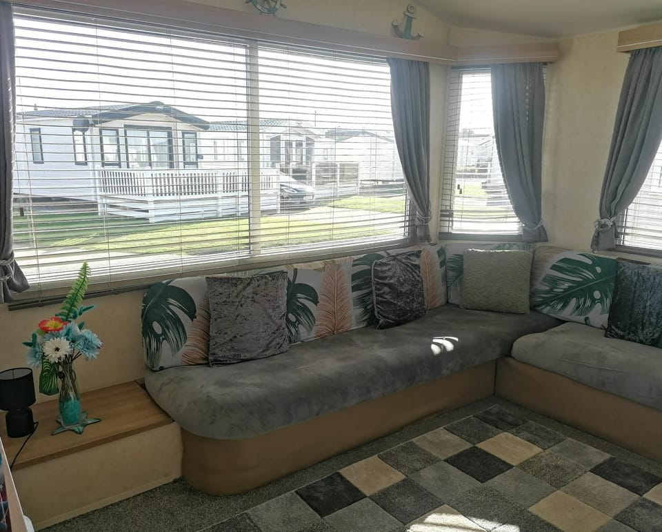 KC Caravan Hire House in Towyn