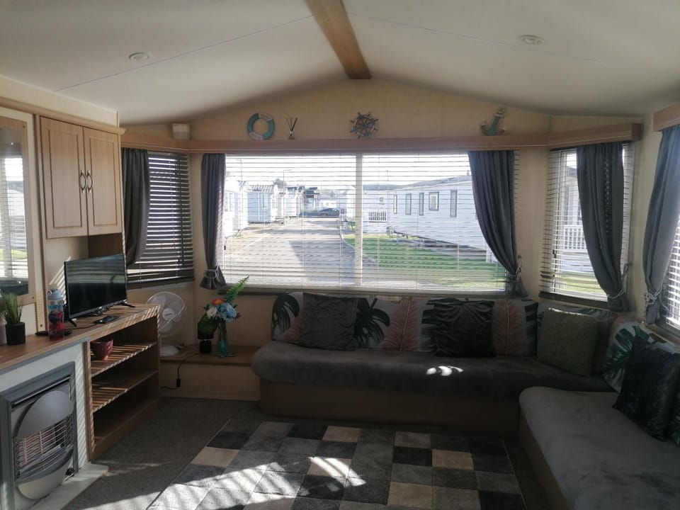 KC Caravan Hire House in Towyn