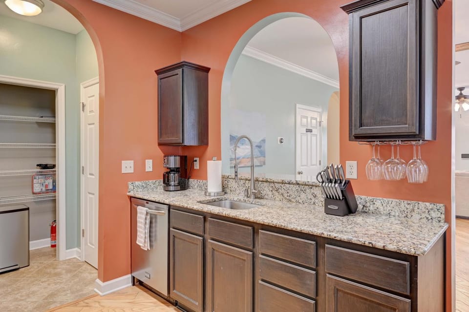 Coffee/tea facilities, dishwasher, kitchen, kitchen