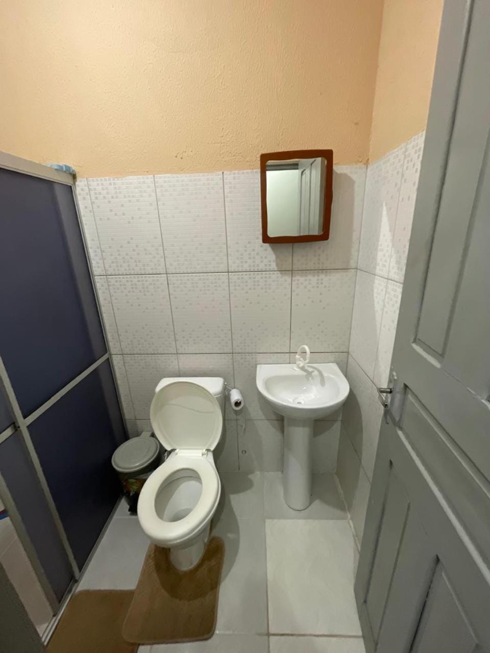 Alugo quarto para mulher em mini apartamento Vacation rental in Belém