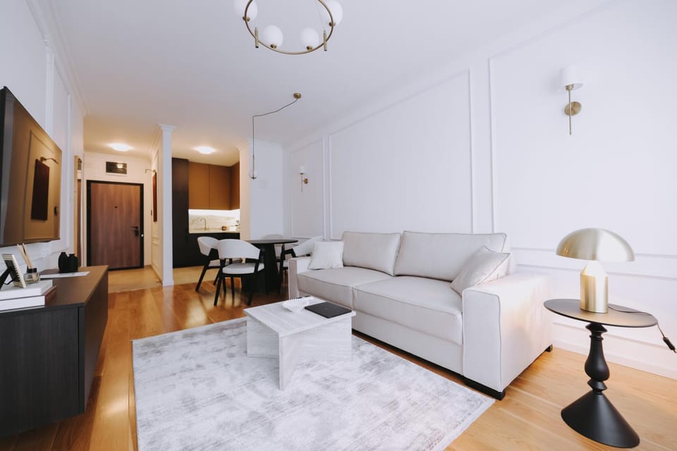 Bed, TV and multimedia, Kitchen or kitchenette, Living room, Seating area