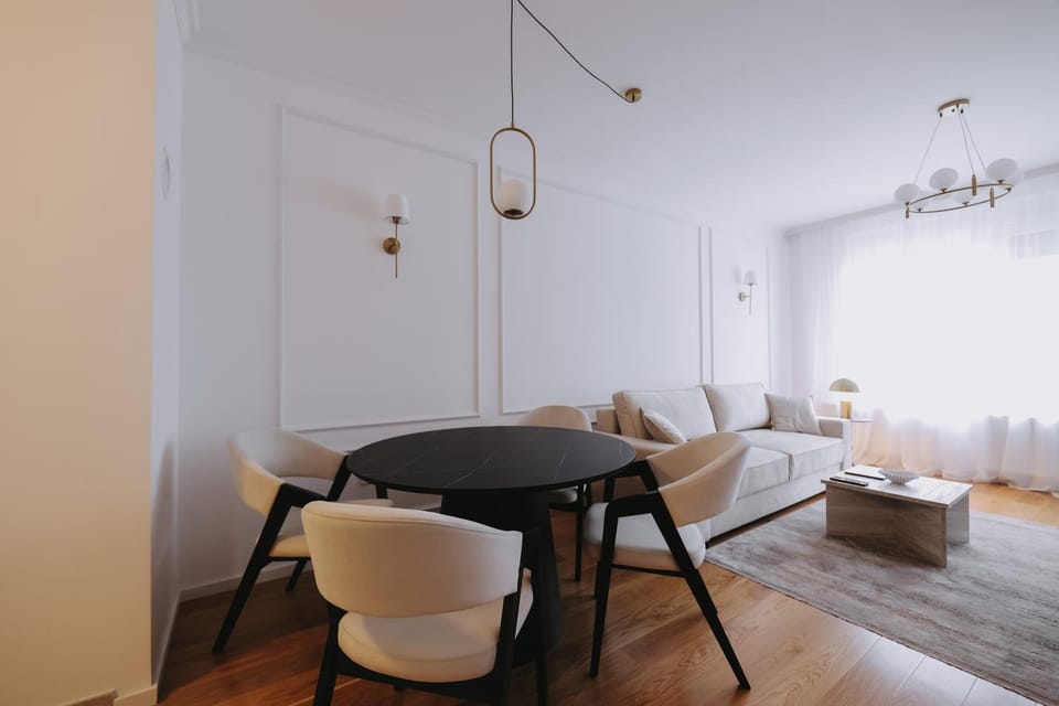Decorative detail, Seating area, Dining area