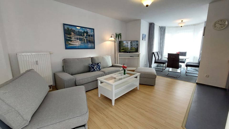 Living room, Seating area, internet