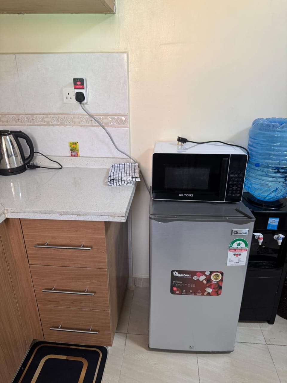 Kitchen or kitchenette