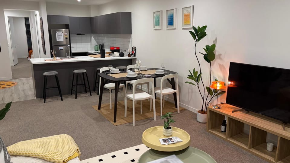 Stylish CBD Apartment with parking Stadium Front Apartment in Christchurch