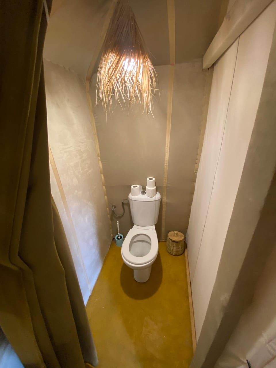 Property building, Restaurant/places to eat, Bathroom