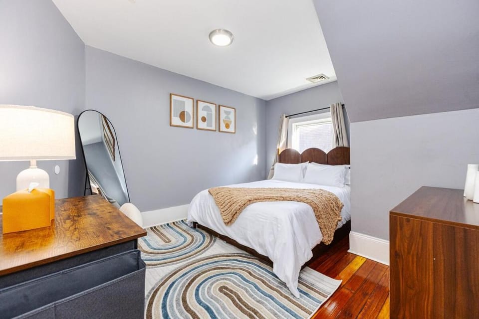 Cozy 3BD, 1BA in Boston - Franklin Park Zoo, Boston Common Apartment in Boston