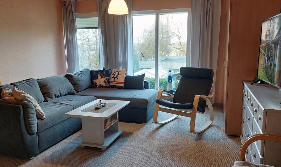 TV and multimedia, Seating area, Evening entertainment