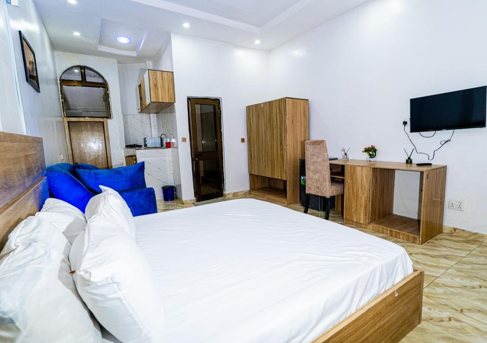 Bed, Kitchen or kitchenette, Photo of the whole room, Bedroom, wardrobe