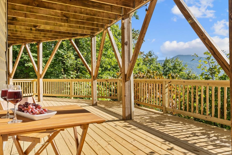 Hot Tub, View (from property/room), Balcony/Terrace, Mountain view