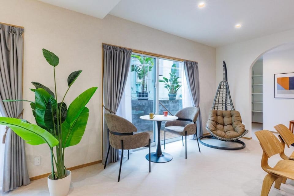 アメリカンビレッジ約5分 Max10名 北谷町 グループ向け広々施設 Hotel ATABI Apartment in Okinawa Prefecture