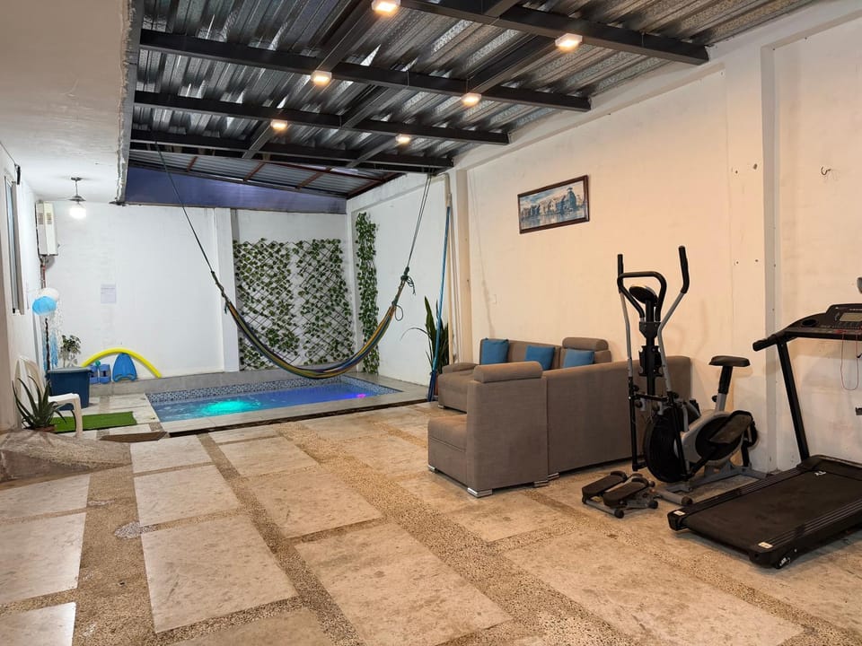 Excelente ubicación, lugar tranquilo con piscina privada, departamento con garaje Apartment in Banos