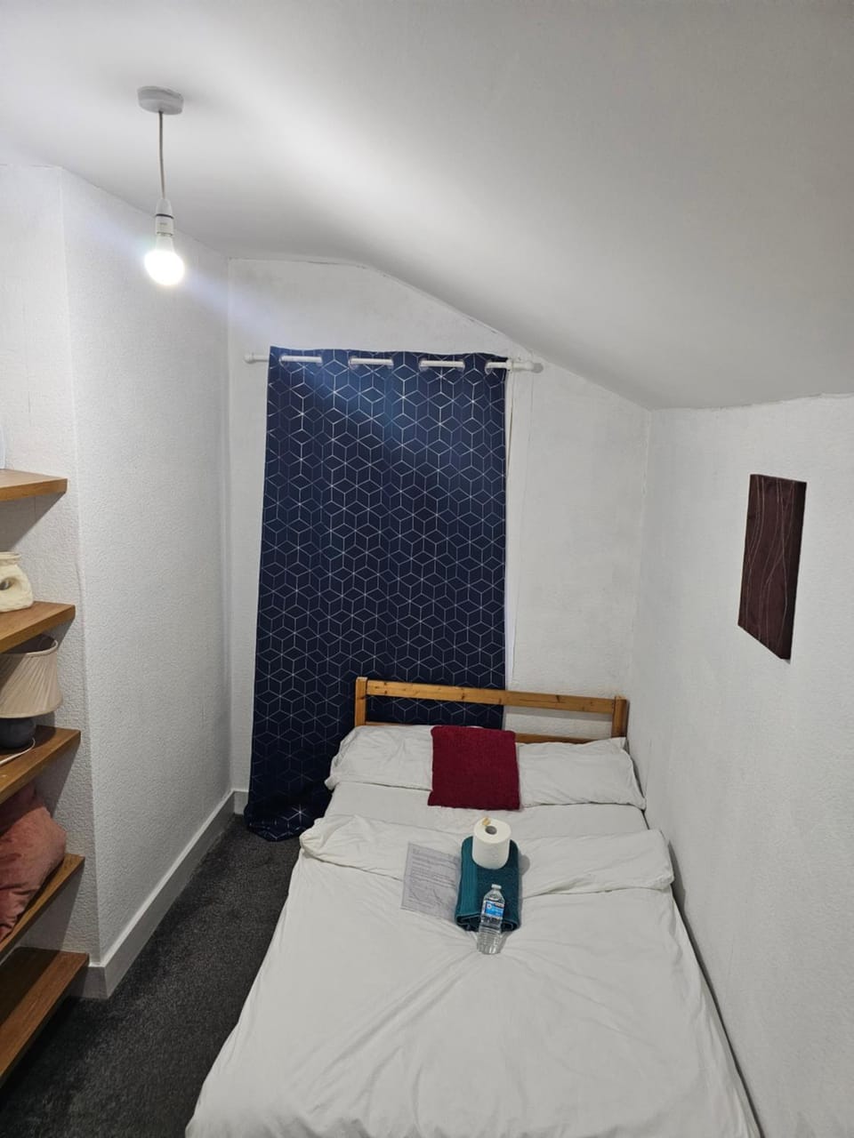 Budget Double Room in Dartford Central Bed and Breakfast in Dartford