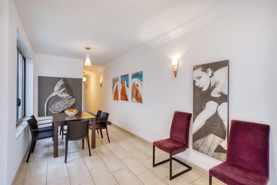 Decorative detail, Dining area