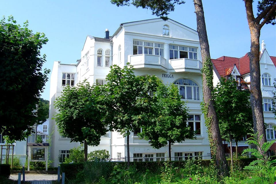 Property building, Facade/entrance