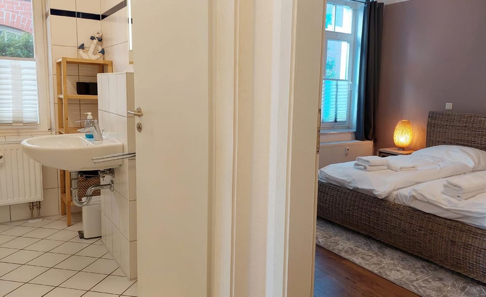 Bed, Bathroom