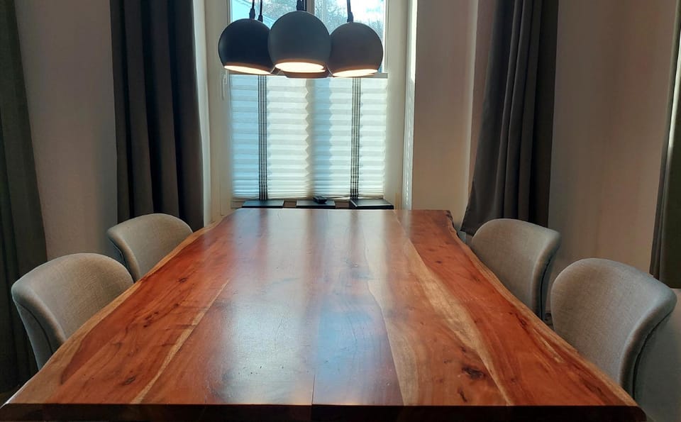 Seating area, Dining area