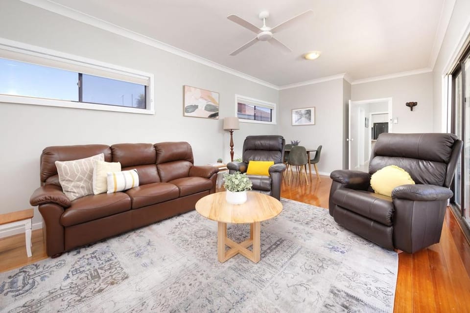 Cute Cummings St Cottage House in Wodonga