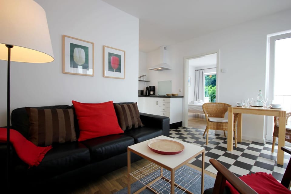 Kitchen or kitchenette, Living room, Seating area, Dining area