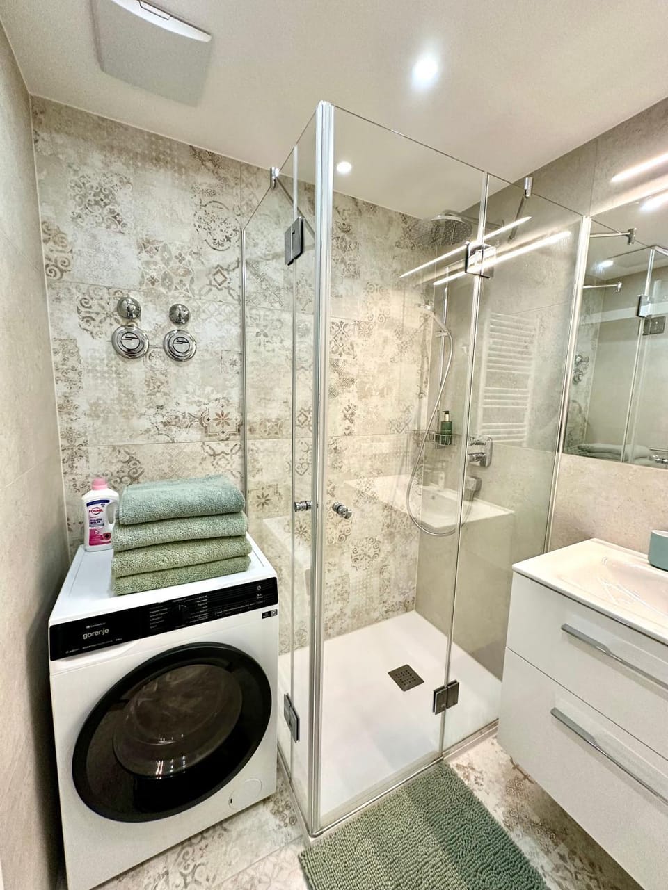 Shower, Bathroom