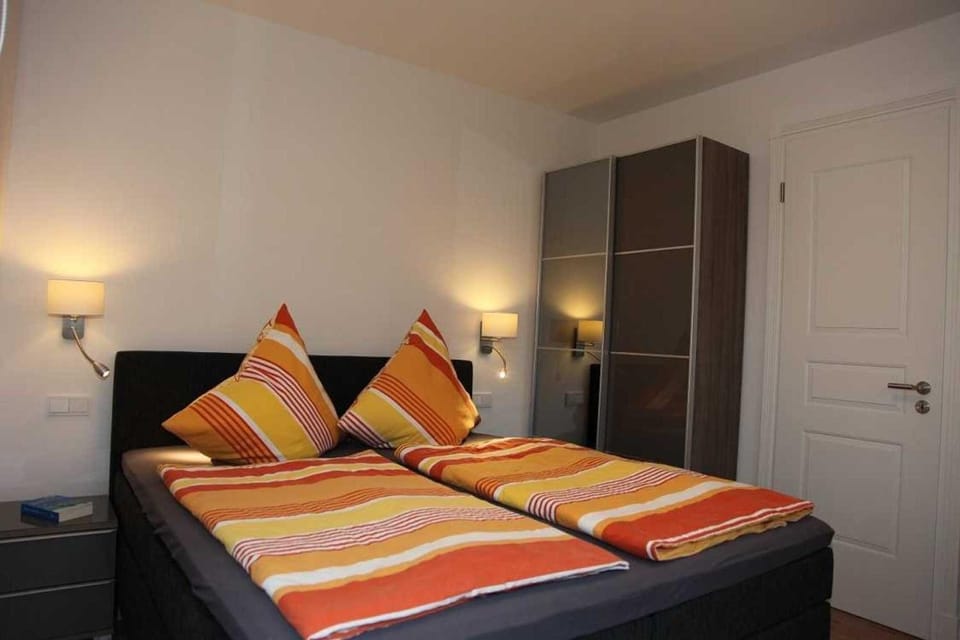 Bed, Bedroom, wardrobe