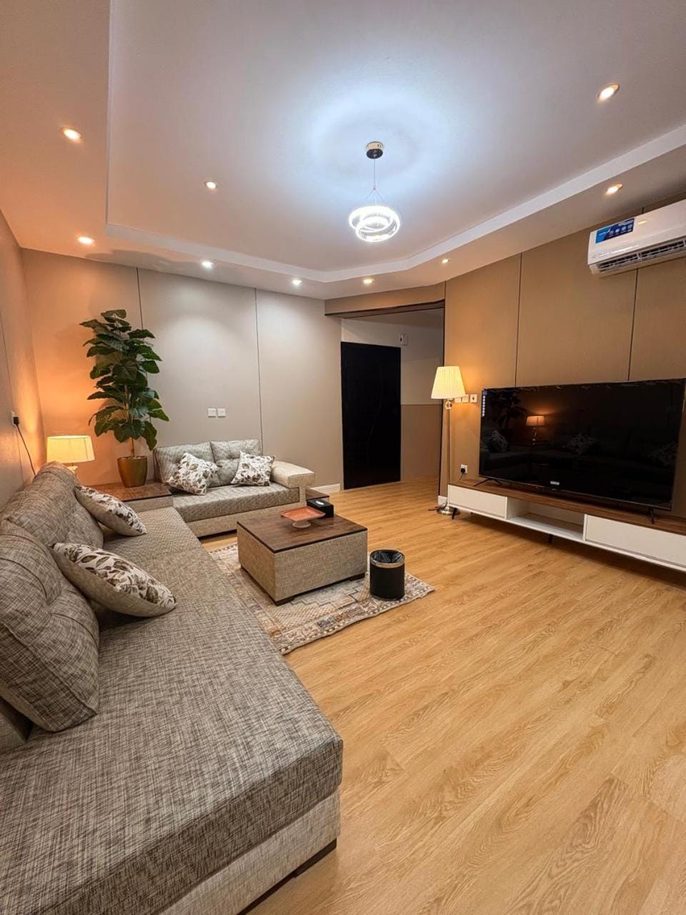 TV and multimedia, Seating area