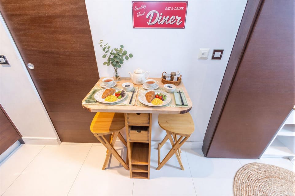 Modern & Sunlit Studio Apartment Kings Cross Apartment in London Borough of Islington