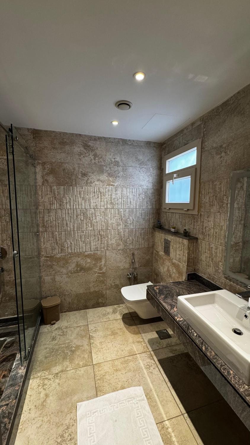 شقه بالمهندسين ميدان اسوان Apartment in Egypt