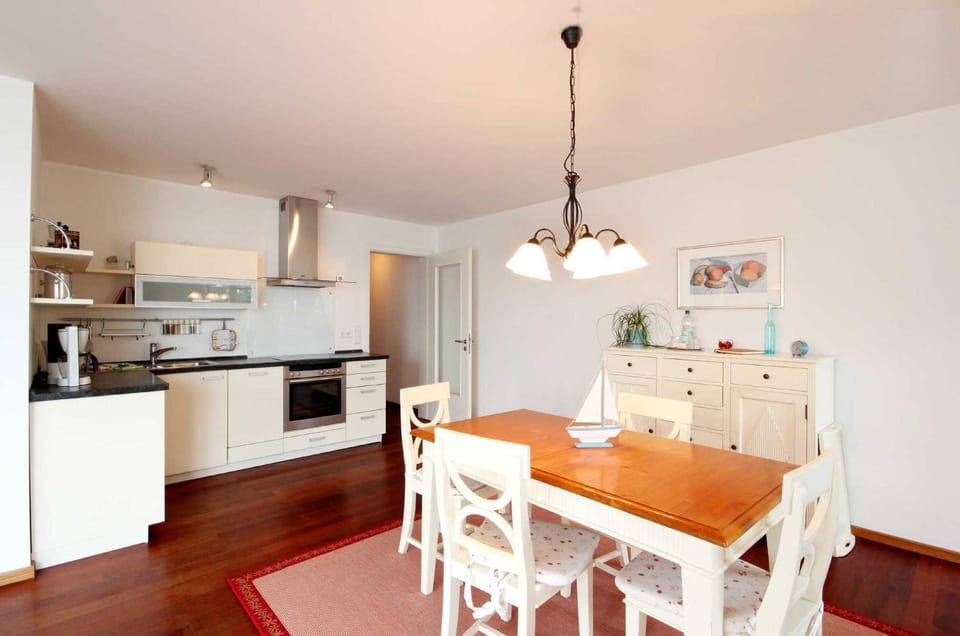Kitchen or kitchenette, oven, stove