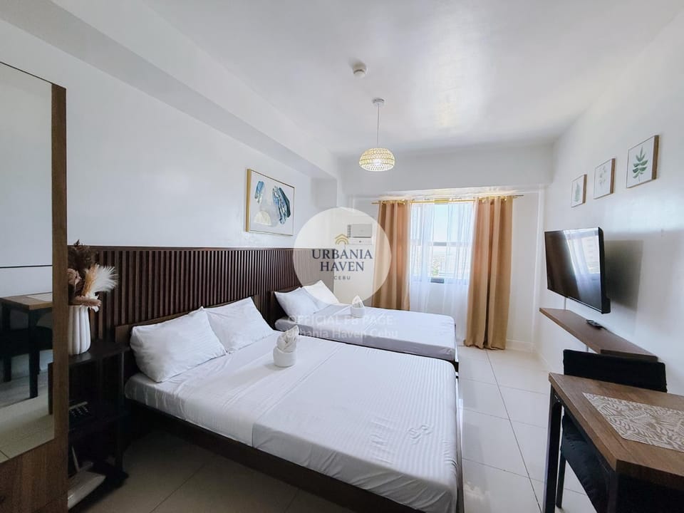 Bed, TV and multimedia, Bedroom