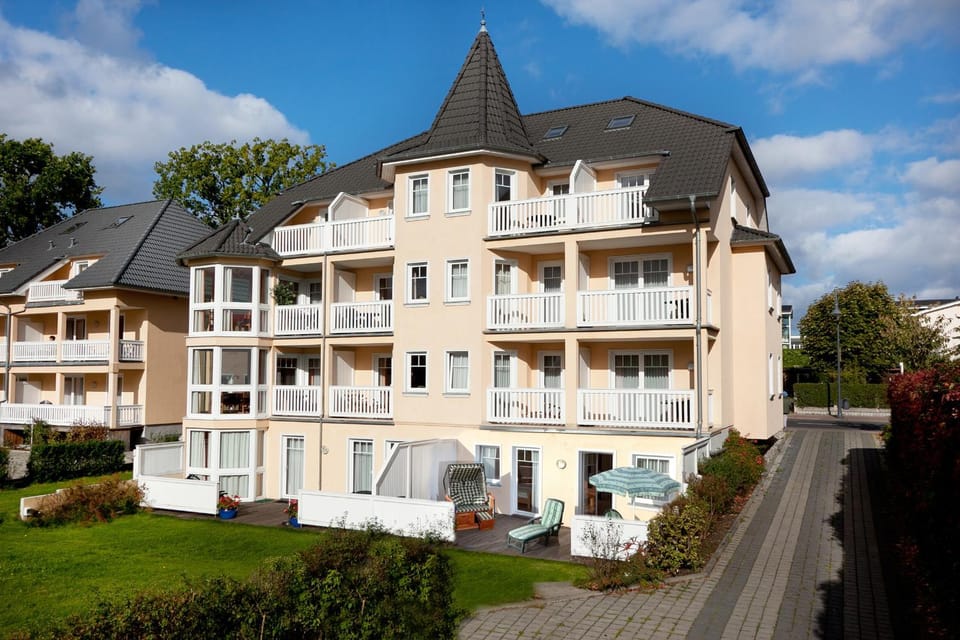 Property building, Balcony/Terrace