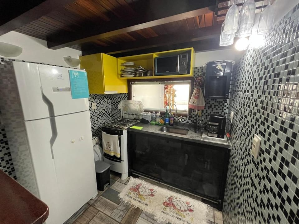Kitchen or kitchenette, Communal kitchen, Food