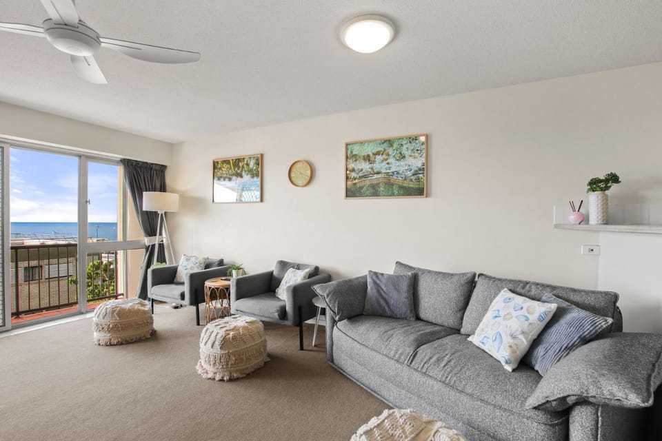 Highpoint Unit 2, 35 Maltman Street, Kings Beach Apartment in Kings Beach