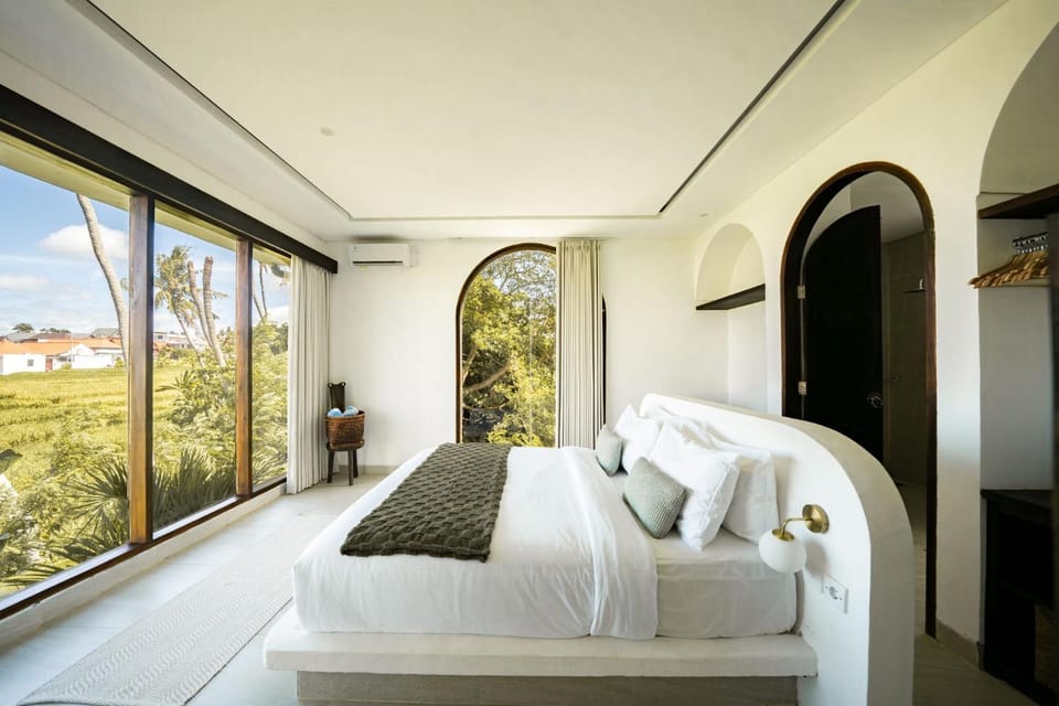 Bed, View (from property/room), Photo of the whole room, Bedroom