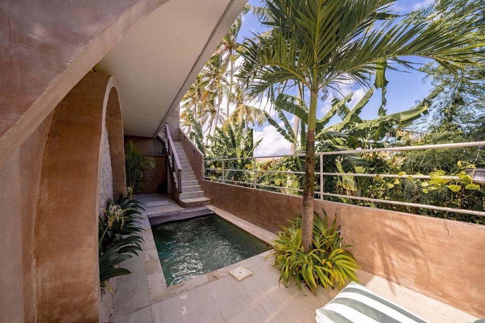 Patio, Day, Natural landscape, View (from property/room), Balcony/Terrace, Pool view, Swimming pool