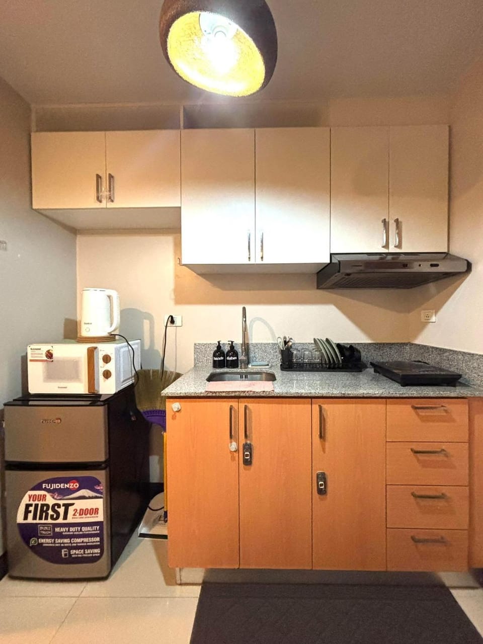 Studio Unit with Balcony in Manhattan Heights Apartment hotel in Pasig